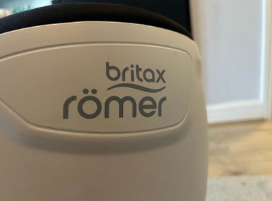 Britax Romer Dualfix 0-18kg