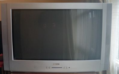 32" old / vintage / retro CRT TV