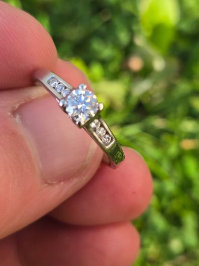 18ct White Gold Diamond Engagement Ring