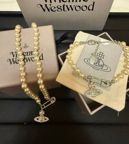 Pearl necklace and bracelet