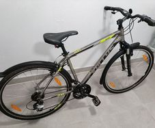 Kelly's hybrid gents bike size M in great working order.