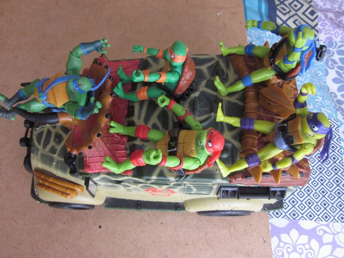 Teenage Mutant Ninja Turtles Tricera Tank+