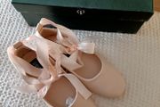 New satin tie shoe size11