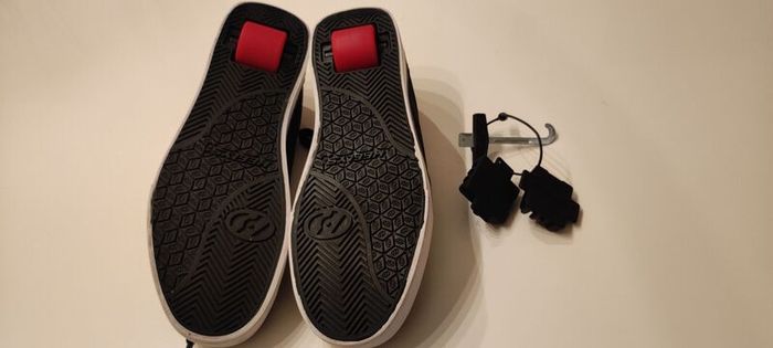 Heelys Pro 20 wheeled shoes - size 43 (UK 9) as new