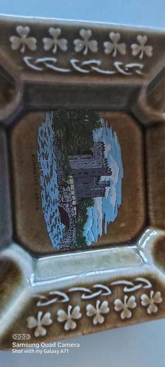 irish made porcelain wade ashtray,,prefect condition see the pictures for condition,buyer collects or pays postage thank you ,bunratty Castle picture insert ,