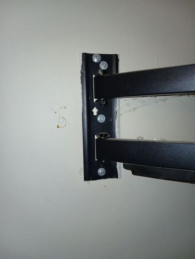 tv mounting bracket