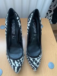 Women's shoes