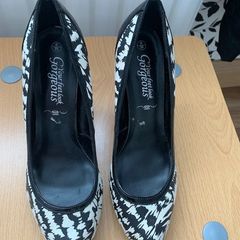 Women's shoes