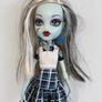 Monster High Ghoul's Alive! Frankie Stein Doll - 2012 Mattel Image 5