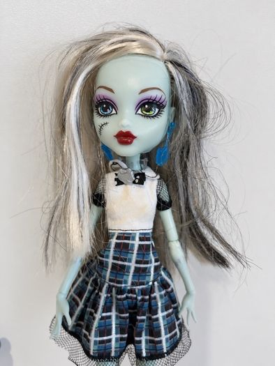 Monster High Ghoul's Alive! Frankie Stein Doll - 2012 Mattel