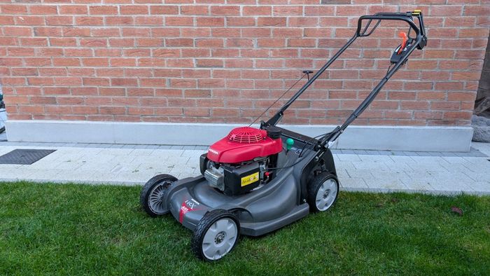 Honda HRX537 HYE Self-Propelled Lawnmower