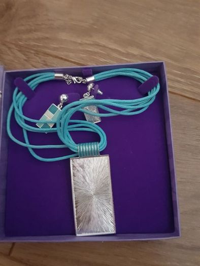 Buckingham costume jewelery set