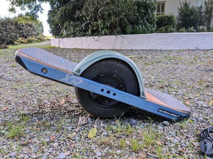 Onewheel Plus XR Electric Skateboard Fender and Charger