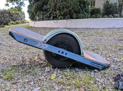 Onewheel Plus XR Electric Skateboard Fender and Charger