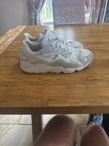 size 10 Uk Nike Air huraches