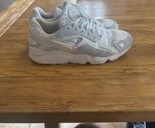 size 10 Uk Nike Air huraches