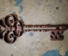 Vintage Metal Skeleton Key Thermometer
