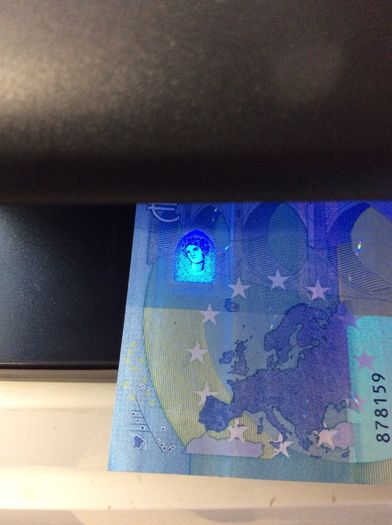 Polycheck Bank Note Checker. 9 Watts Ultra Violet Bank Note Checker.