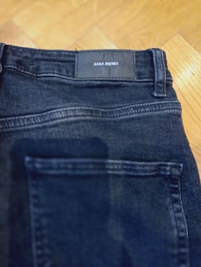 Zara Cropped Jeans