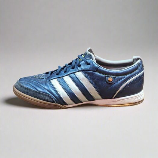 FREE POST adidas adiPure Indoor adidas Football Football Boots 2008 (UK 8) [Good]