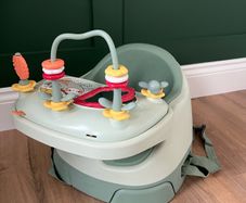 Mamas and Papas baby bug seat / high chair
