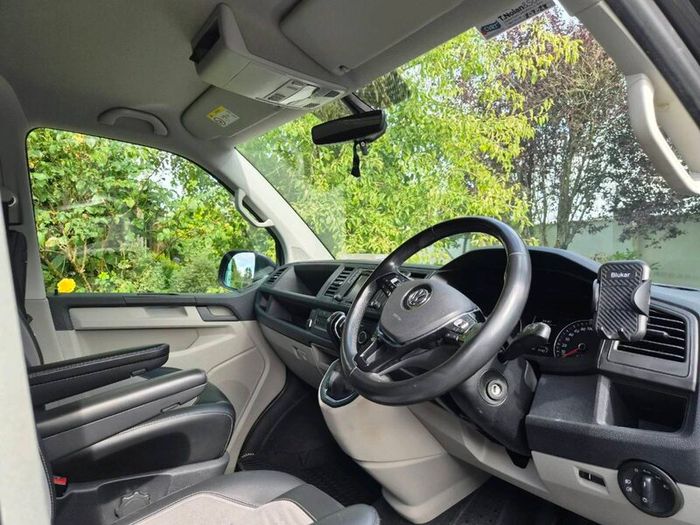 VW Transporter 5seats Automatic 4MOTION Immaculate