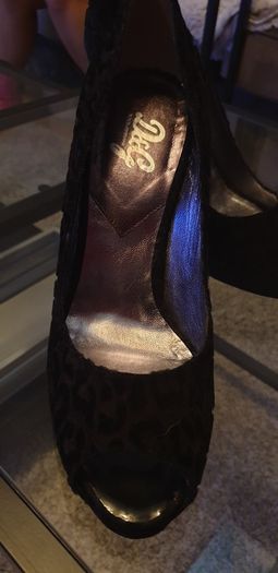Genuine Dolce & Gabbana peep toe heels