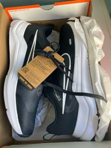 Nike Trainers - Brand New size 9