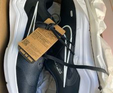 Nike Trainers - Brand New size 9