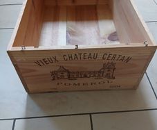 Wooden wine box Pomerol 2004