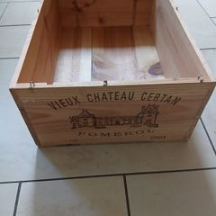 Wooden wine box Pomerol 2004
