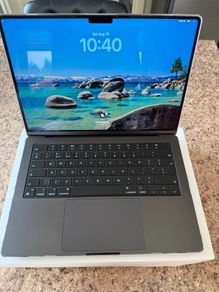 MacBook Pro M4 14" 24GB RAM 1TB SSD Immaculate Condition
