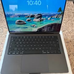 MacBook Pro M4 14" 24GB RAM 1TB SSD Immaculate Condition