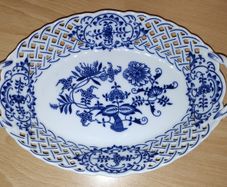 Vintage Original Bohemia Zwiebelmuster Blue Onion pattern perforated basket