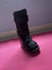 Walking boot (Size Small)