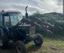 Front Loader Ford 7600
