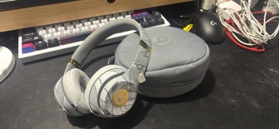 Beats solo3 Gaming Office headphones Special Edition of the Chinese New Year