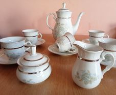 Vintage Thun "Carlsbad" tea set