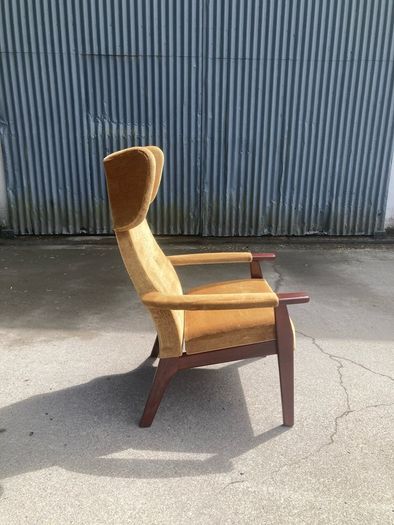 Parker Knoll PK1071 Wingback Armchair - Warehouse and Showroom Open Saturday  8th August 12 till 4pm Eircode R95T227