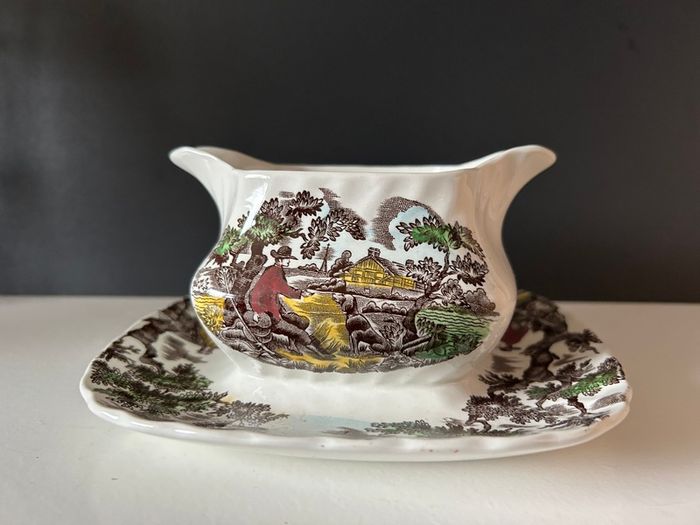 Myott The Hunter Gravy Boat