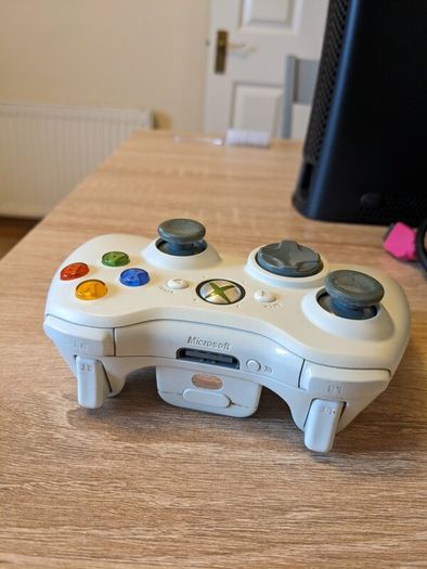 Xbox 360 Console with controller