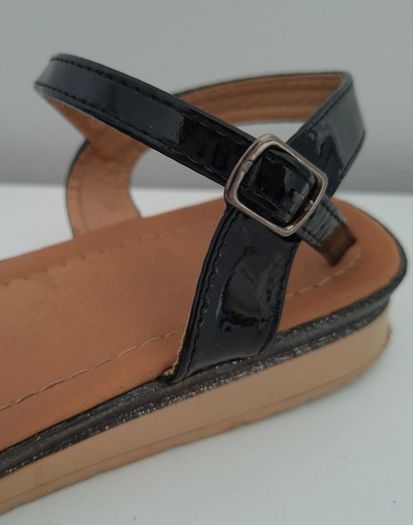 "R & BE" Ladies Black Shimmer Sandals