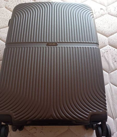 Hardshell suitcase medium size