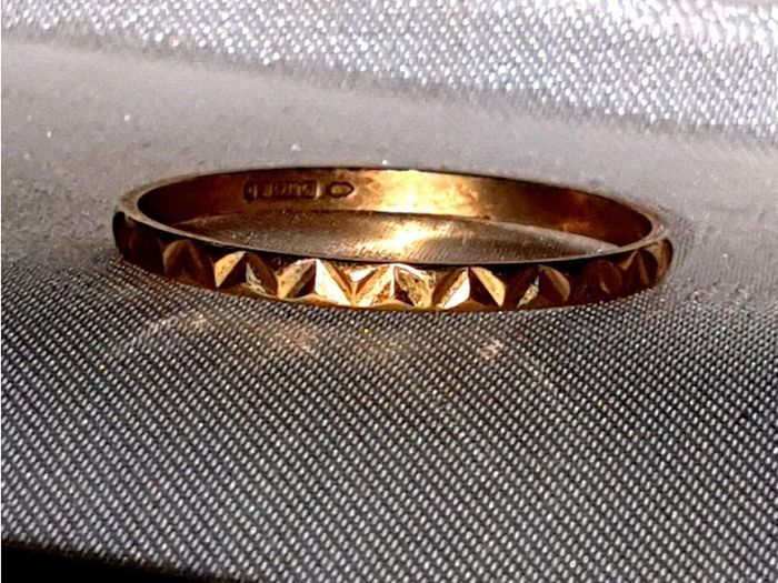 Vintage Hallmarked 9k Yellow Gold Geometric Ring