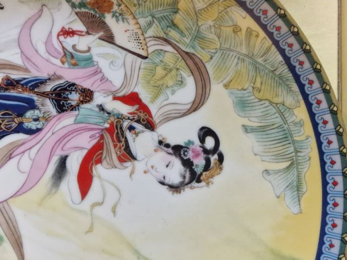 Beautiful Artistic Certified historic Porcelain Plate, in mint condition