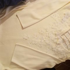 Cream woman's jumper size 18-20