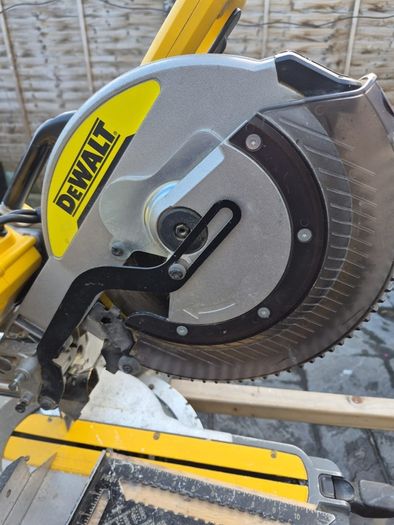 Dewalt Dhs780n 54v Xr Flexvolt 305mm Mitre Saw