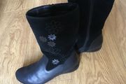 Girls Clarks leather/suede boots, size 2,5 (35)