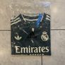 Real Madrid away Image 6