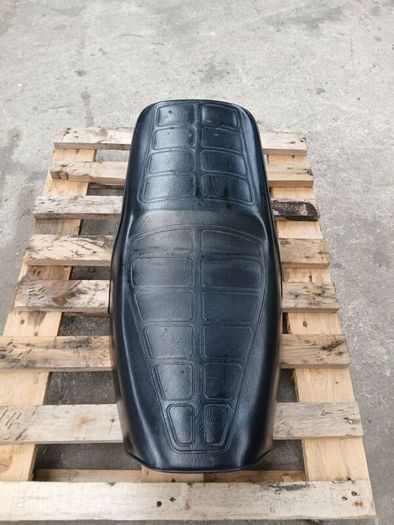 suzuki gn125 seat